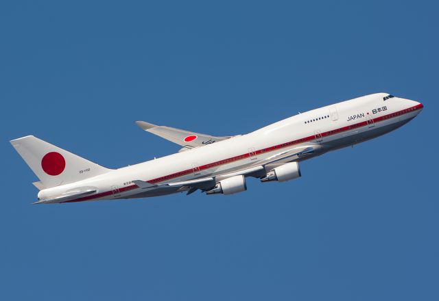 Boeing 747-400 (20-1102)