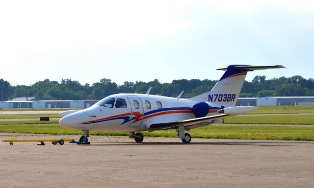 Eclipse 500 (N703BR) - Eclipse 500 N703BR in Oakland County Airport