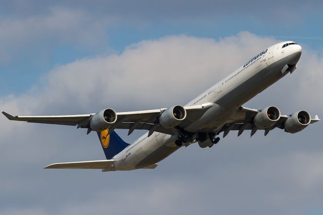 Airbus A340-600 (D-AHIK)