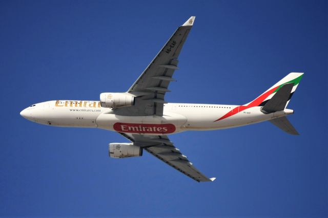 Airbus A330-200 (A6-EAF) - Dubai International
