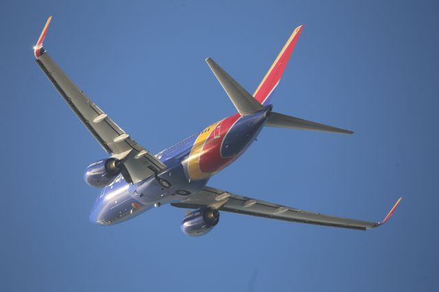 Boeing 737-700 (N7835A)