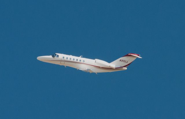 Cessna Citation CJ3 (N95LL) - Early morning departure on 27 from Carson City