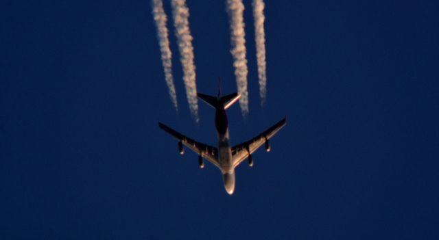 Boeing 747-400 (VH-OJS) - Qantas 12 John F Kennedy Intl to Los Angeles Intl over Cleveland 38,000 ft.