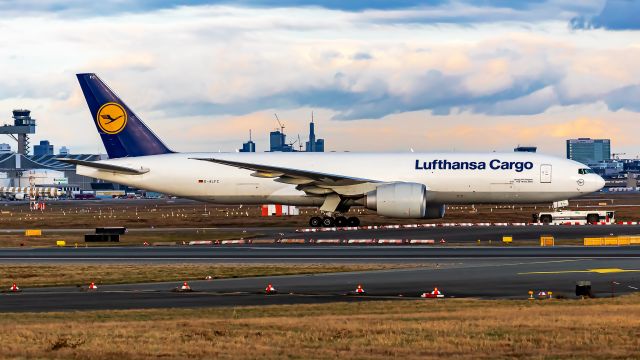 Boeing 777-200 (D-ALFC)