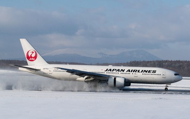 Boeing 777-200 (JA772J) - Japan Airlines [JL/JAL] / Boeing 777-246br /Jan.07.2018 New Chitose Airport [CTS/RJCC] JAPAN