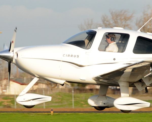 Cirrus SR-22 (N556CB)