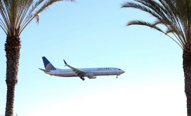 Boeing 737-900 (N38473) - Landing at SAN on 1FEB23