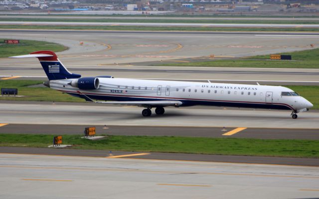 Canadair Regional Jet CRJ-900 (N243LR)