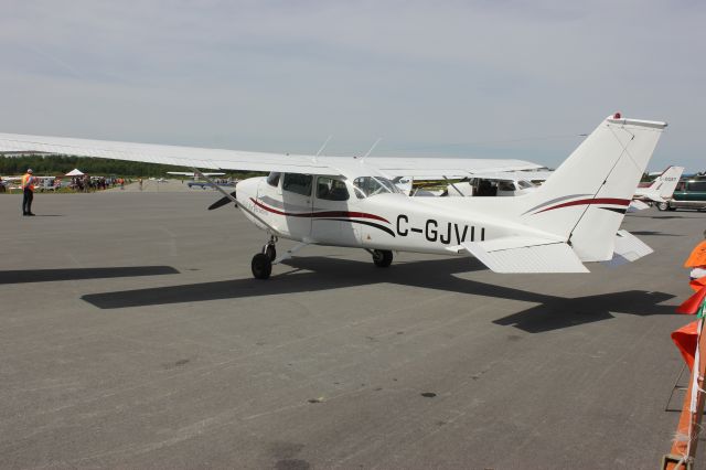 C-GJUV — - C-GJUV Cessna Skyhawk 172 à laéroport de Sherbrooke QC.CYSC pour un Fly-in les Faucheurs de Marguerites 16-06-2018.