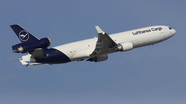 Boeing MD-11 (D-ALCD) - Old lady into the new colors of Lufthansa.