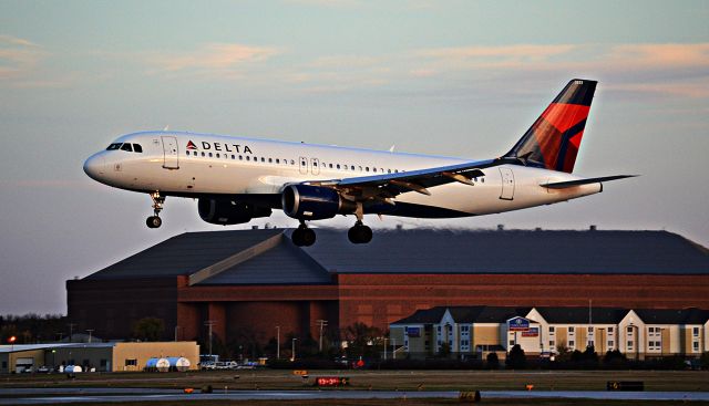 Airbus A320 (N351NW)