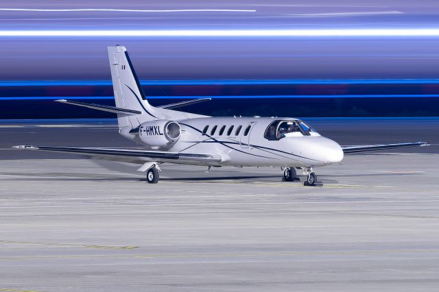 Cessna Citation II (F-HMXL) - Tenerife Sur - Reina Sofia (TFS / GCTS) - Spainbr /br /Photo taken: December 8, 2023br /br /Operator: AirLec Air Espacebr /Type: Cessna 550 Citation IIbr /Registration: F-HMXLbr /Serial: 550-0634br / br /Category: Civil Aircraft - Business Jetbr /Marked as: Dawn/dusk/night