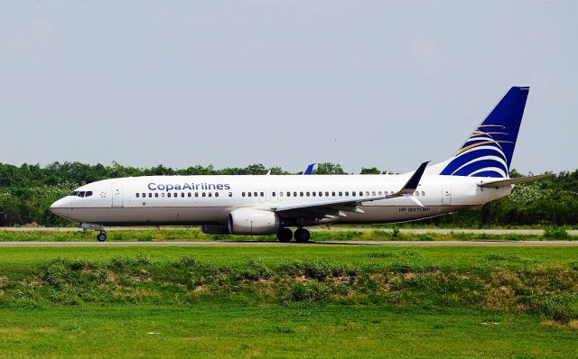 Boeing 737-800 (HP-1837CMP) - COPA AIRLINES B738 TAXING TO THE RUNWAY 17 AT MDSD AIRPORT!