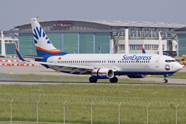 Boeing 737-800 (TC-SNL)