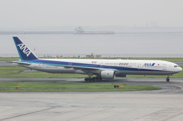 BOEING 777-300ER (JA757A)