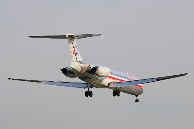 McDonnell Douglas MD-82 (N7534A) - Seen at KDCA on 3/27/2010.      a href=http://discussions.flightaware.com/profile.php?mode=viewprofile&u=269247  [ concord977 profile ]/a