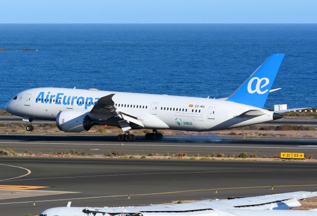 Boeing 787-8 (EC-MIG)