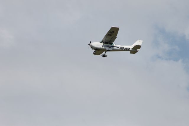 Cessna Skyhawk (VH-JUA) - My 99th Photo on Fligthaware!