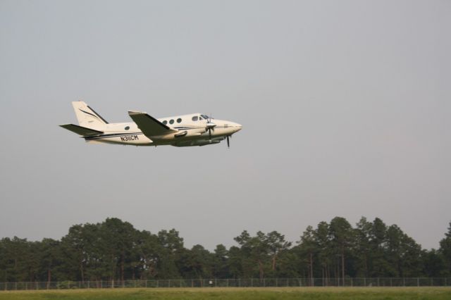 Beechcraft King Air 100 (N311CM)