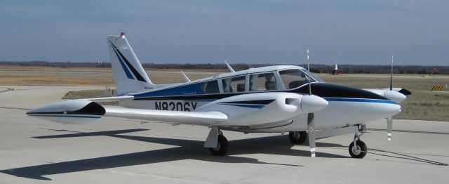 Piper PA-30 Twin Comanche (N8206Y) - just out of the paint shop 2010