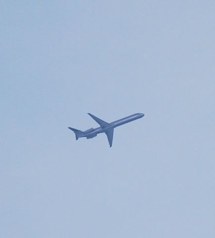 McDonnell Douglas MD-83 — - An American MD-80 just after takeoff from GSP.  Viewed from KGMU.