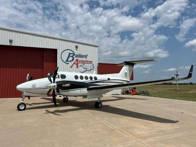 Beechcraft Super King Air 200 (N509DA) - King Air B200 GT BY-102.
