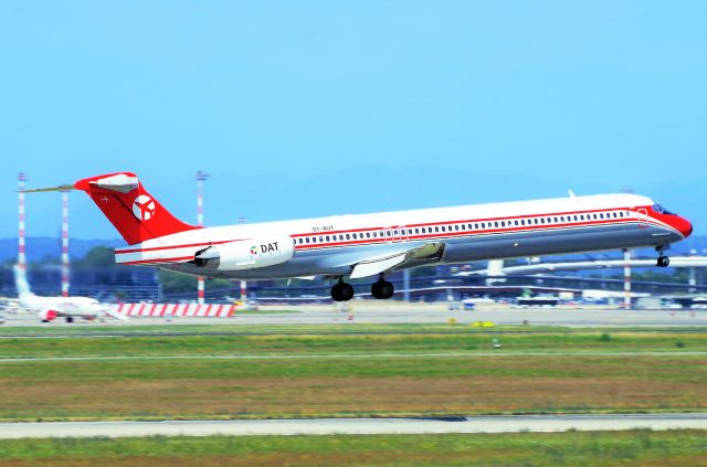 McDonnell Douglas MD-82 (OY-RUT)