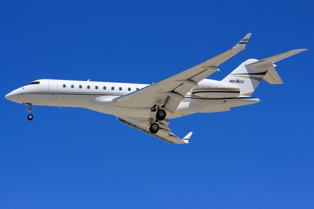 Bombardier Global Express (N616DC)