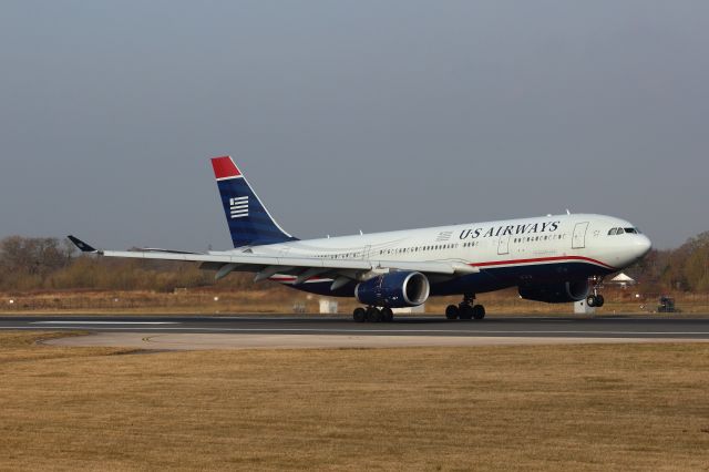 Airbus A330-200 (N279AY) - N279AY arriving from Philadelphia on 05R.