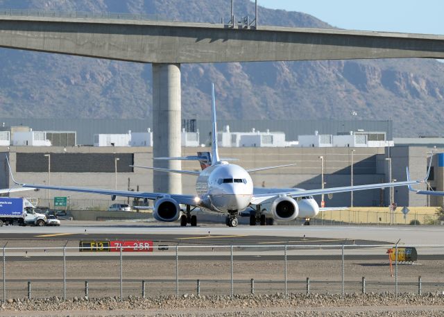 Boeing 737-900 (N68843)