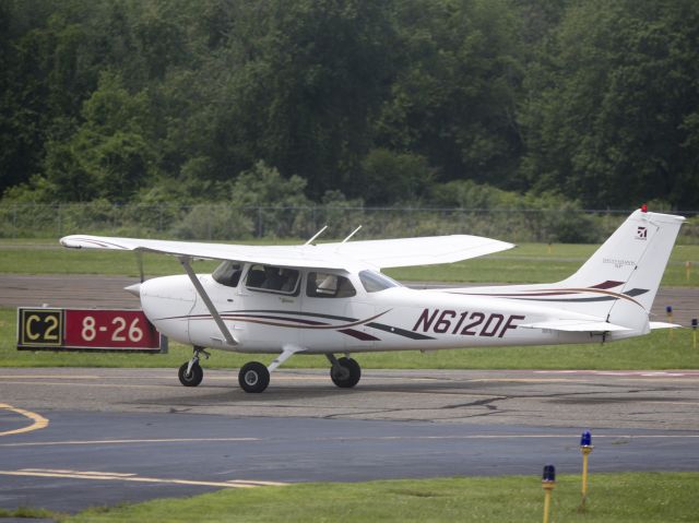 Cessna Skyhawk (N612DF) - Training fleet at Arrow Aviation (203) 744-5010 | 17 June 2015.