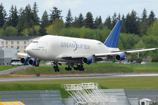 Boeing Dreamlifter (N747BC) - Boeing DreamLifter N747BC Landing AT KPAE  http://www.flickr.com/photos/moonm/sets/