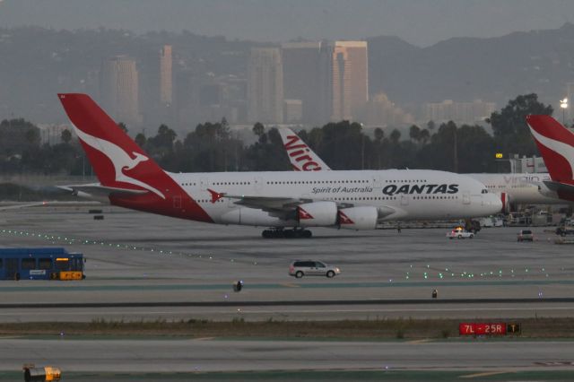 Airbus A380-800 (VH-OQA)