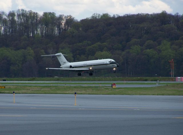 McDonnell Douglas MD-80 —