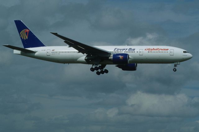 Boeing 777-200 (SU-GBR) - Final Approach to Narita Intl Airport Rwy16R on 1997/07/09