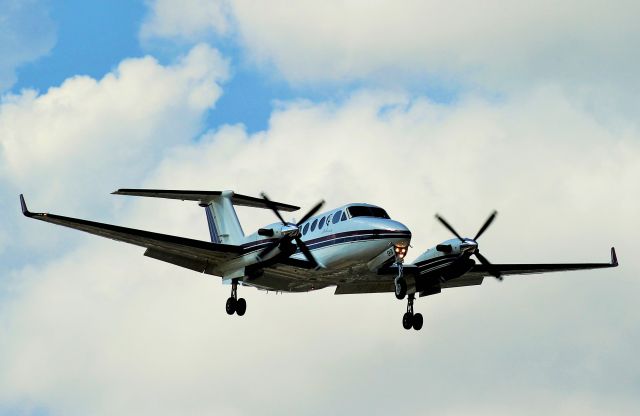 Beechcraft Super King Air 350 (N99ILL) - IDOT Illinois One, Chicago Midway July 2014.