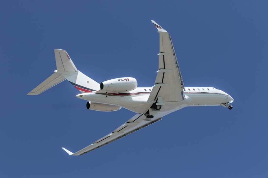 Bombardier Global 5000 (N101QS)