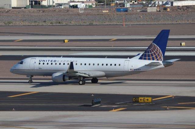 Embraer 175 (N151SY)