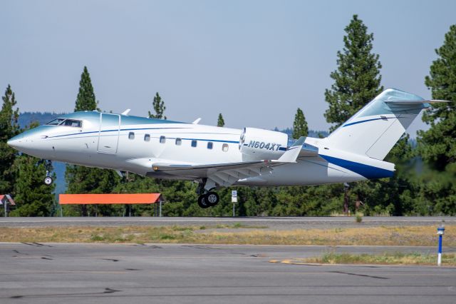 Canadair Challenger (N604XT)