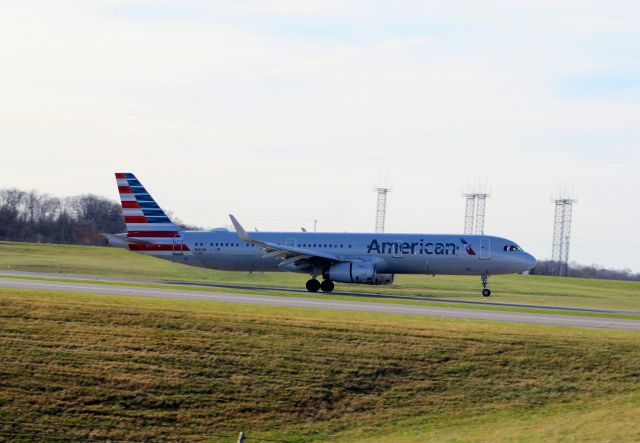 Airbus A321 (N121AN)