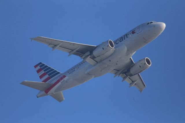 Airbus A319 (N820AW)