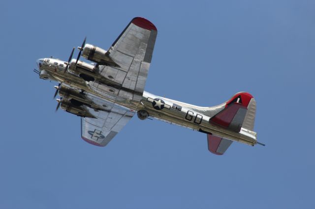 Boeing B-17 Flying Fortress (N3193G) - Yankee Lady on Warbird Friday at EAA Airventure 2018.  