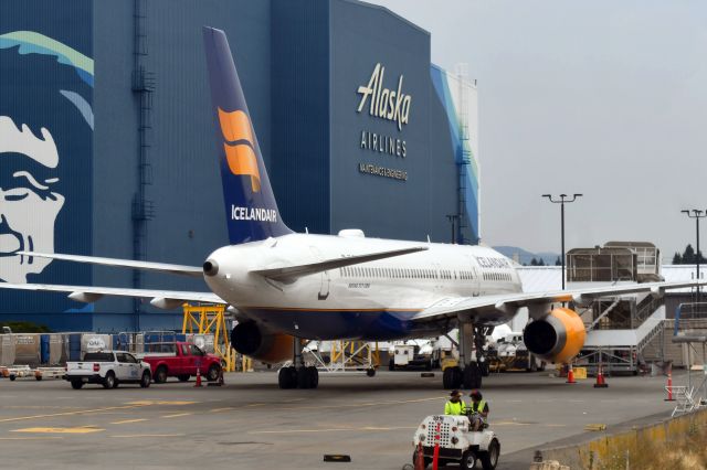 Boeing 757-200 (TF-FIA)