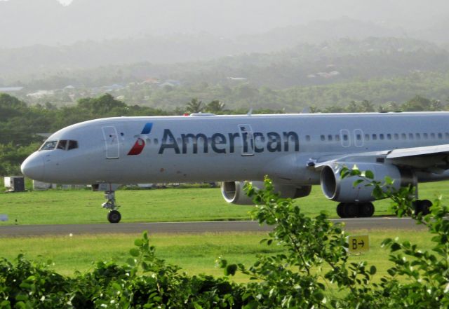 Boeing 757-200 (N197AN)