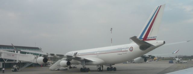 Airbus A340-200 (F-RAJA) - G20 de Strasbourg / 9avril 2009