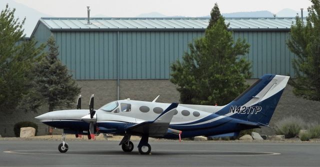 Cessna 421 (N421TP)