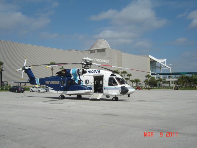 Sikorsky Helibus (N920VH) - Arrival of a Sikorsky S92 C/N 920061 Heli Expo 2011 Orlando Florida