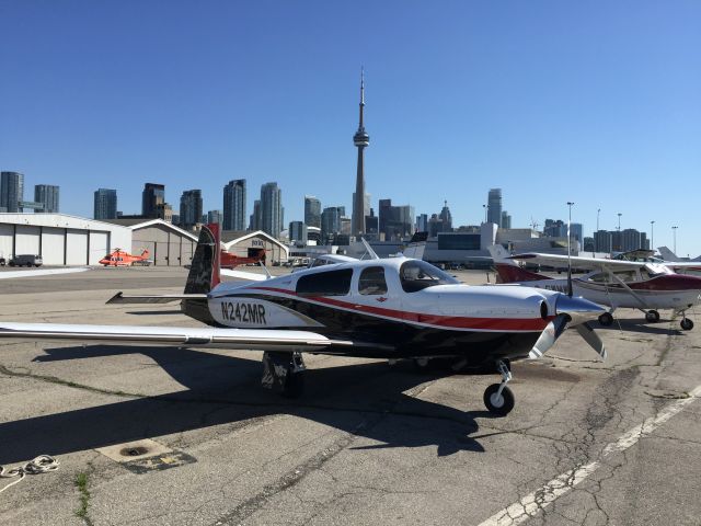 Mooney M-20 Turbo (N242MR)