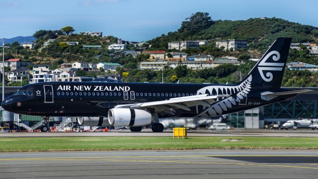 Airbus A320 (ZK-OAB)