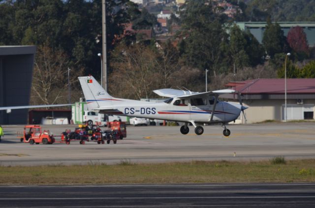Cessna Skyhawk (CS-DGS) - CS-DGS At LEVX. 28-11-2021